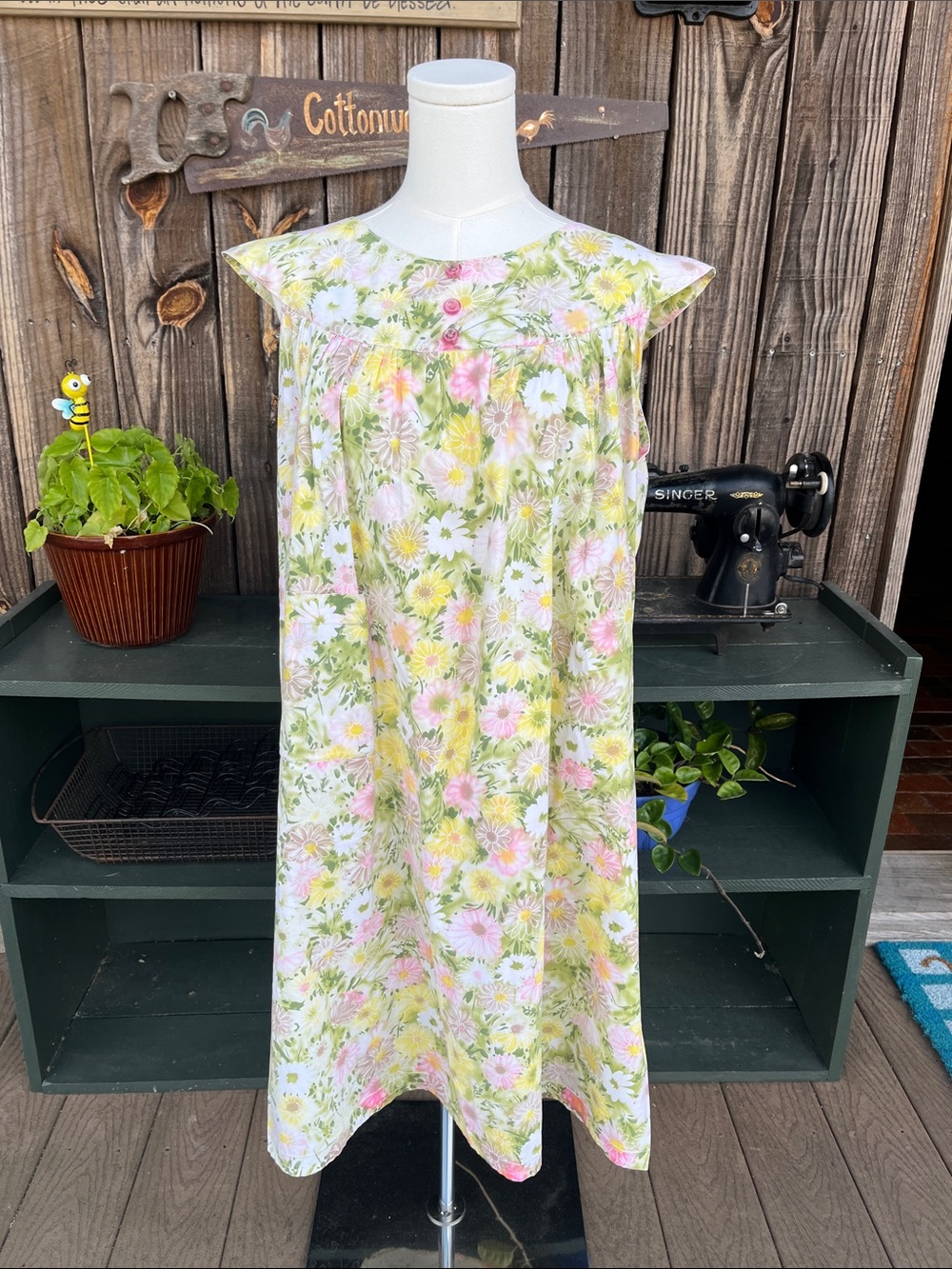 Vintage handmade size Large Summer dress in floral fabric 2128